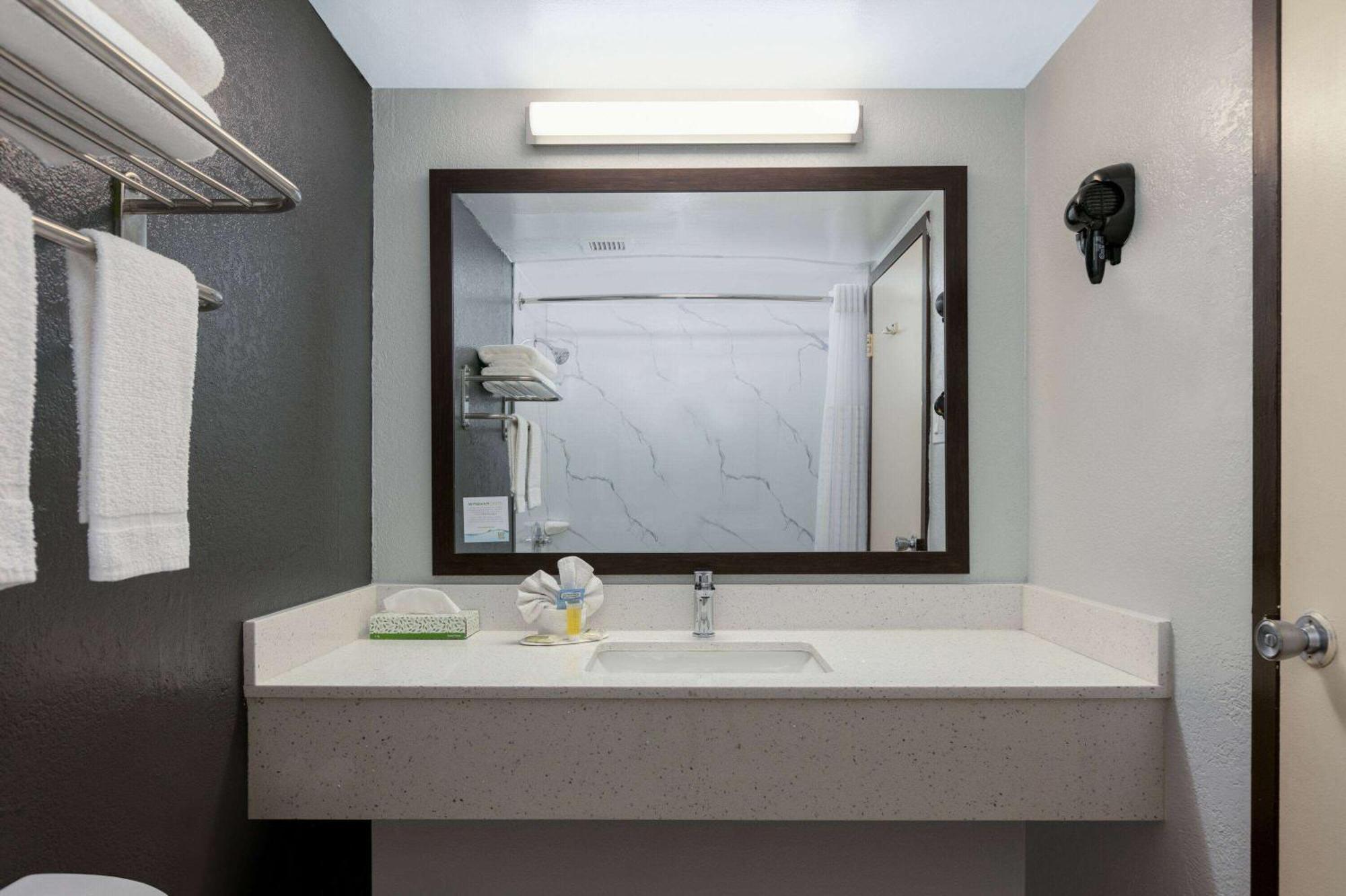 Motel Super 8 By Wyndham Grand Prairie North Zewnętrze zdjęcie